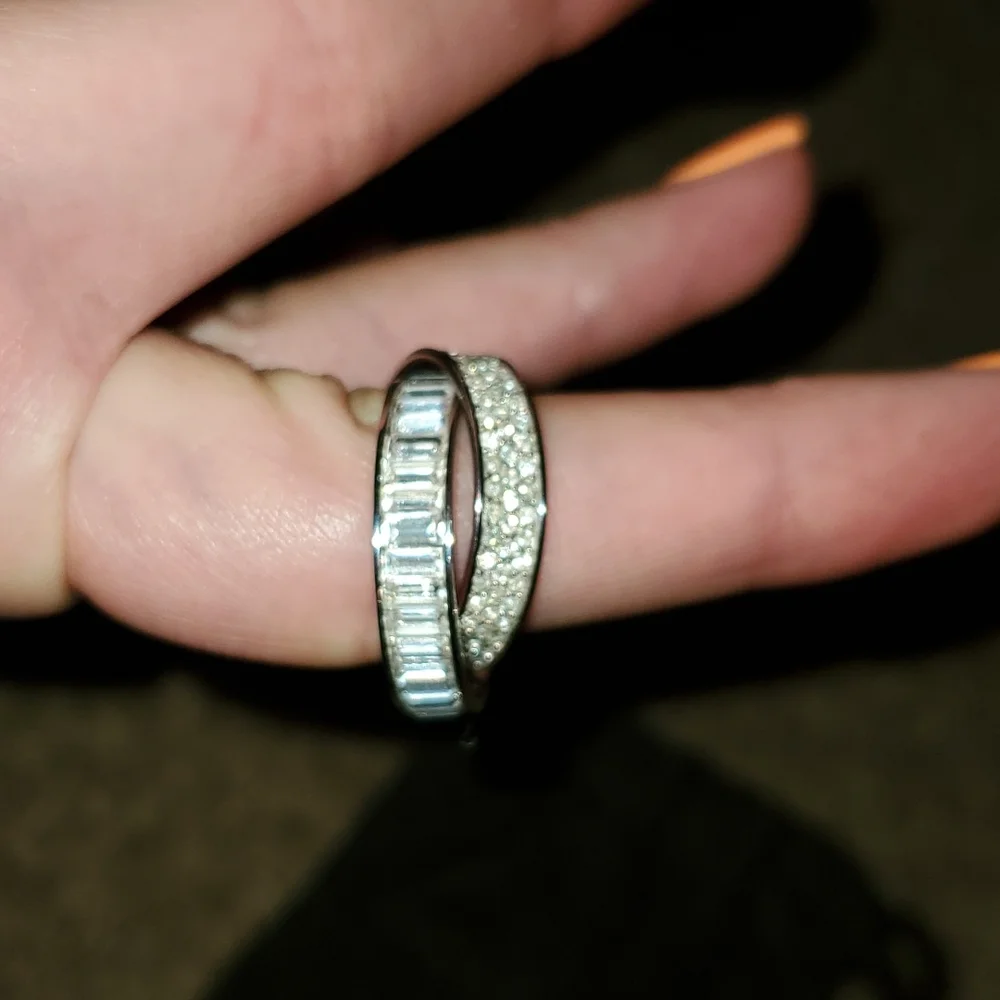 MKors double ring comes with pouch and bg size 8 - Picture 2 of 11